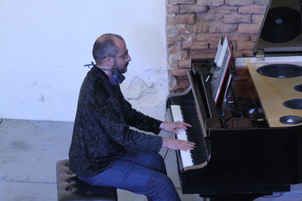Aldo Tercero ‘atrapa’ al público con su piano