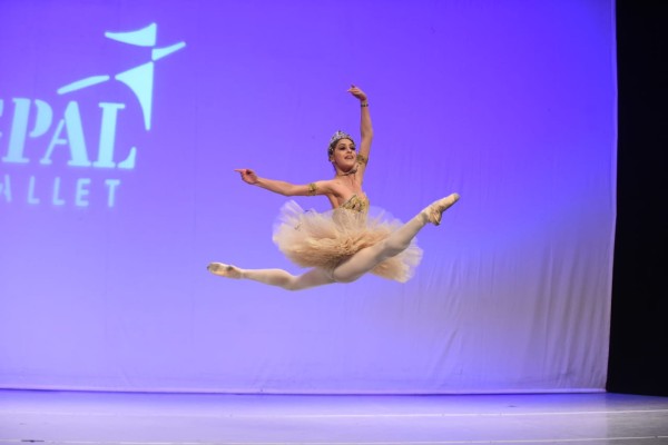 Obtiene Mariana Cháidez medalla de oro en ballet