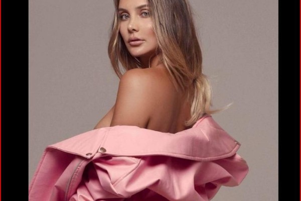 Playboy elige a Karolina Ramírez como la más sexy de Instagram
