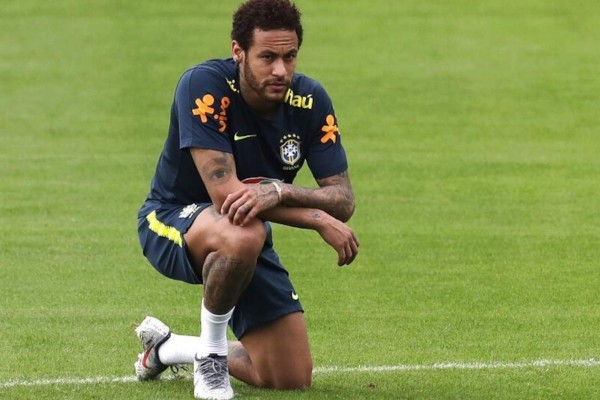 Neymar quiere que el Barcelona le dé una remuneración económica por los conflictos legales que tienen.