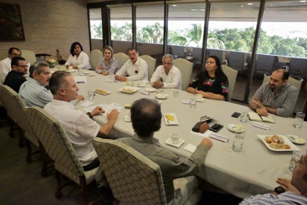 Quirino sostiene encuentros con diputados y senadores