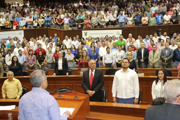 Dan minuto de silencio en Congreso por 11 civiles y dos militares fallecidos el jueves negro en Culiacán