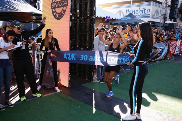 Mexicanos se imponen en la edición 30 del Maratón Internacional de Culiacán