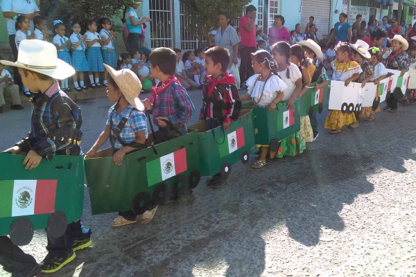 Vestidos deals revolucionarios mexicanos