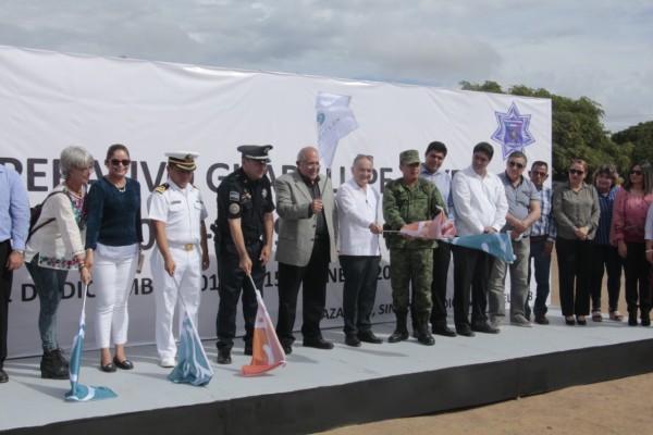Dan banderazo de inicio del Operativo de Seguridad Guadalupe-Reyes en Mazatlán