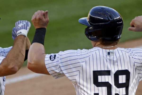 Los Yanquis de Nueva York conectan tres jonrones.