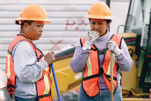 Las mujeres al nivel de hombres, pero tienen más obstáculos: IMCO