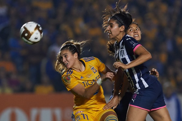 Tigresas y Rayadas empatan a un gol en la final de ida de la Liga MX Femenil
