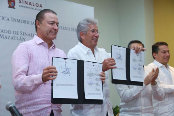 Firman SCT y Gobierno del Estado convenio para dragado del puerto de Mazatlán