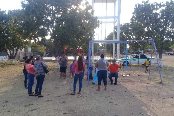 Los vecinos buscan que la Jumapars les haga un descuento en el recibo del agua potable.