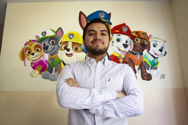 Francisco, el médico que dibujó sonrisas para los niños en el Hospital Pediátrico