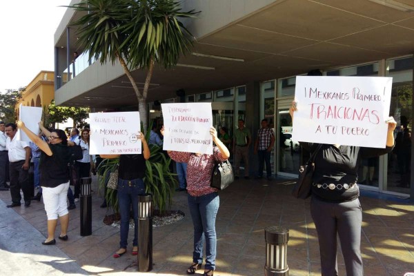 Advierten maestros de la CNTE manifestaciones contra despidos