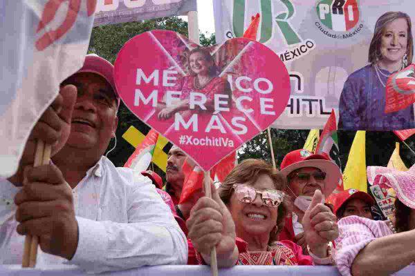 $!Xóchitl Gálvez recibe constancia como candidata del Frente Amplio en el Ángel