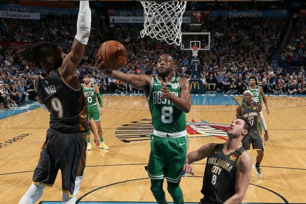 Kemba Walker lidera la victoria de Boston Celtics sobre Oklahoma City Thunder
