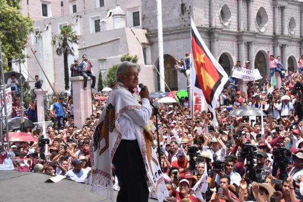 VERIFICADO 2018: AMLO dijo que los maestros deberían ser respetados como en las películas de Cantinflas