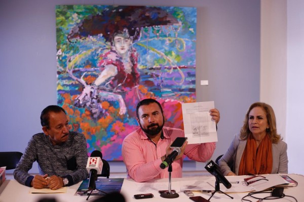 Minerva Reynosa gana el Premio Nacional de Poesía Clemencia Isaura