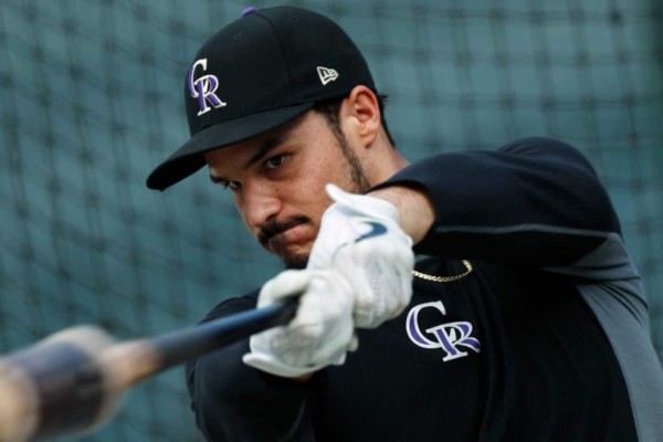 El pelotero venezolano Nolan Arenado habla en torno a los rumores