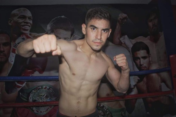 El boxeador mochitense Carlos Araujo va a la conquista de Europa