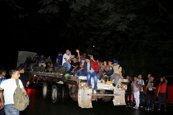 Nueva caravana con 600 migrantes parte de Honduras hacia México