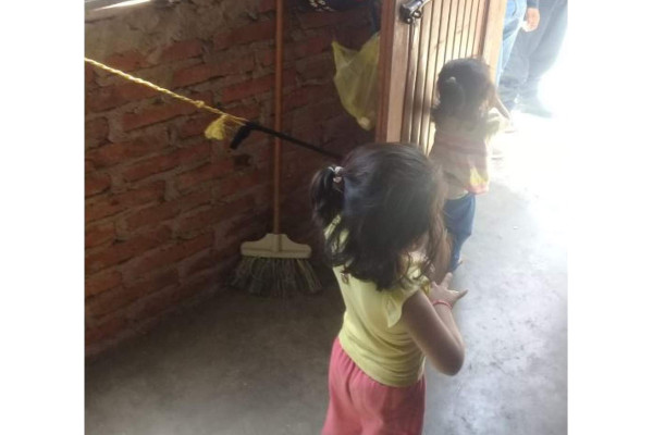 Hallan abandonadas a dos niñas de 2 y 3 años en Guasave