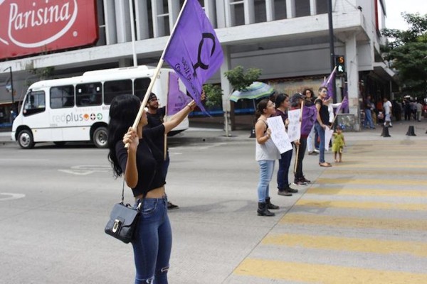 Protestan estados contra feminicidios