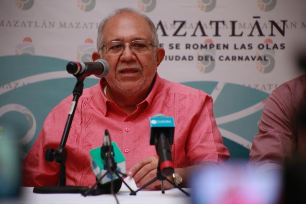 Químico Benítez reconoce que tiene personal de más en nómina del Gobierno de Mazatlán