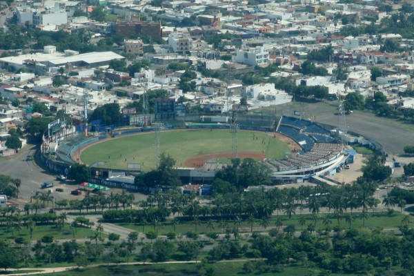 ¿Por qué el estadio de beisbol de Mazatlán se llama Teodoro Mariscal?