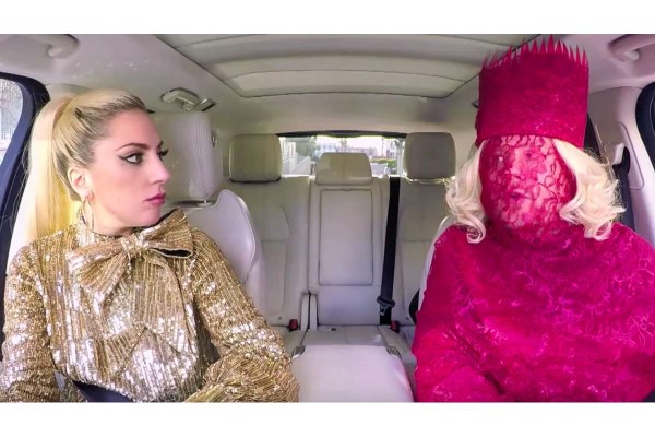 Canta Lady Gaga sus éxitos en 'Carpool Karaoke'