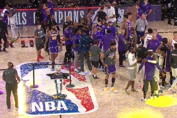 Los Lakers de Los Ángeles regresan a Las Finales de la NBA