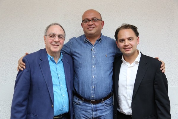 Gordon Campbell, director fundador de la OSSLA, Papik Ramírez y Miguel Salmón del Real, nuevo director de la OSSLA.