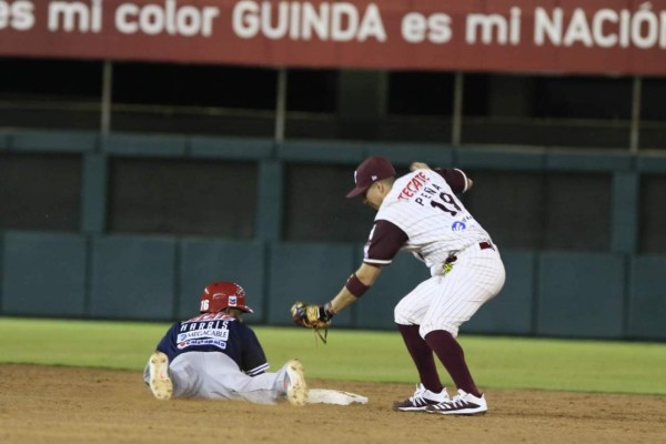 Tomateros vino de atrás para vencer a Mayos.