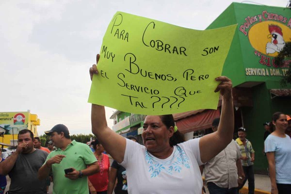 Protestan contra la CFE en Elota