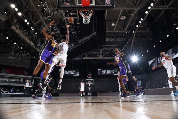 Houston Rockets le gana a su forma a Los Ángeles Lakers: 112-97 con 36 puntos de James Harden