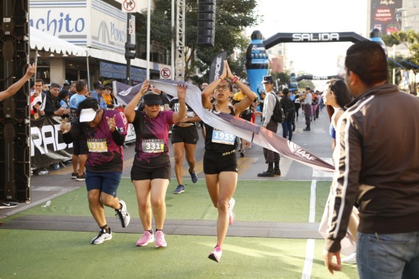Daniela Torres se adueñó del Medio Maratón de Culiacán