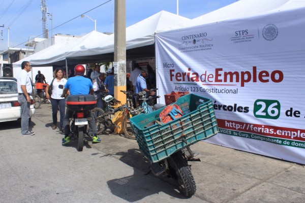 "Ofertan empleos para pescadores y ex empleadas de empacadoras"