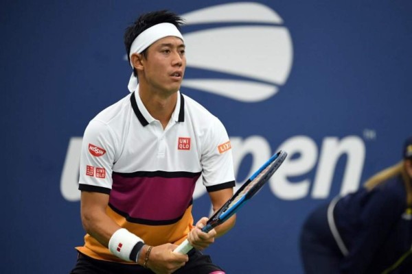 El tenista japonés Kei Nishikori dio positivo a Covid-19.