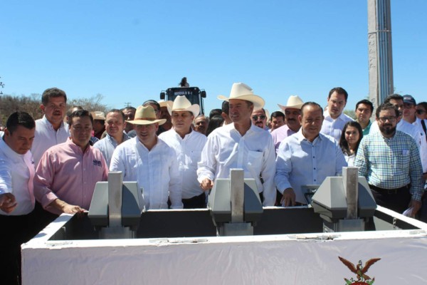 Entregan sobreelevación del canal principal Humaya