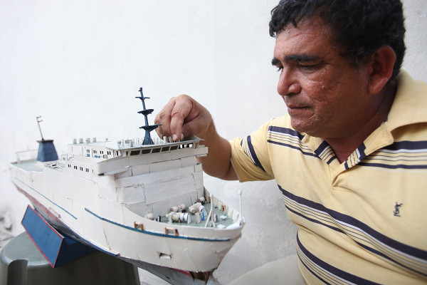 EL MATEMÁTICO Construye barcos que navegan en su memoria