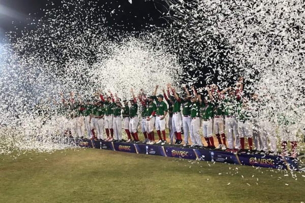 Los mexicanos celebran su título.