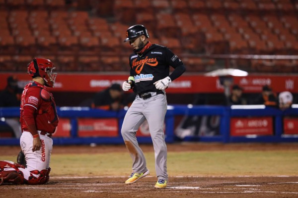 Victoria y serie para Naranjeros en Mexicali