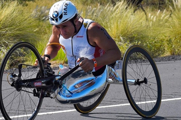 El deportista se encuentra en coma inducido y su estado de salud es grave.