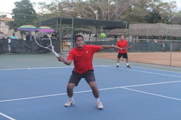 Armando Peña y Marcelino Nieto vencen a Emiliano Pereida y Jesús Delfino Torres.