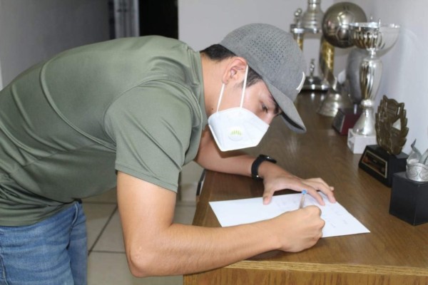 Deportistas y entrenadores de alto rendimiento de Mazatlán reciben becas deportivas