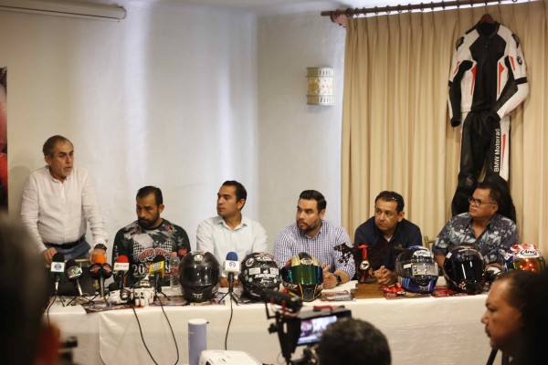 Los organizadores esperan compitan más de 80 pilotos.