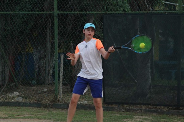 Juan Pablo Valdez logra triunfo este miércoles.