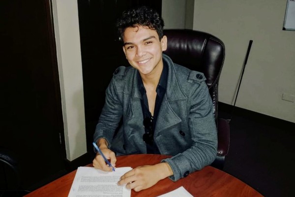 Alejandro Sánchez firma con Promociones del Pueblo