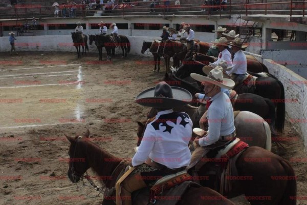 El evento se realizó en el Lienzo Charro de Villa Unión