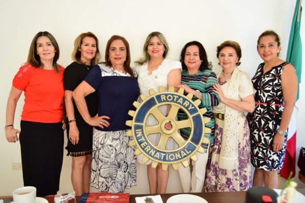 Las damas del Club Rotario Culiacán Humaya celebran el Día de las Madres
