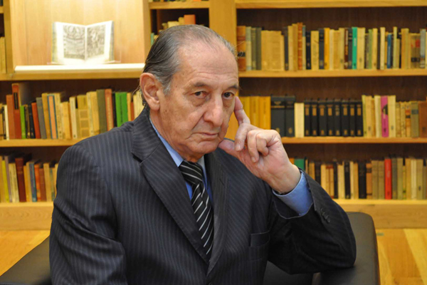 Gana Eduardo Lizalde el Premio Carlos Fuentes