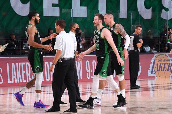 Los Celtics derrotaron en el quinto encuentro al Heat. (Twitter @celtics)